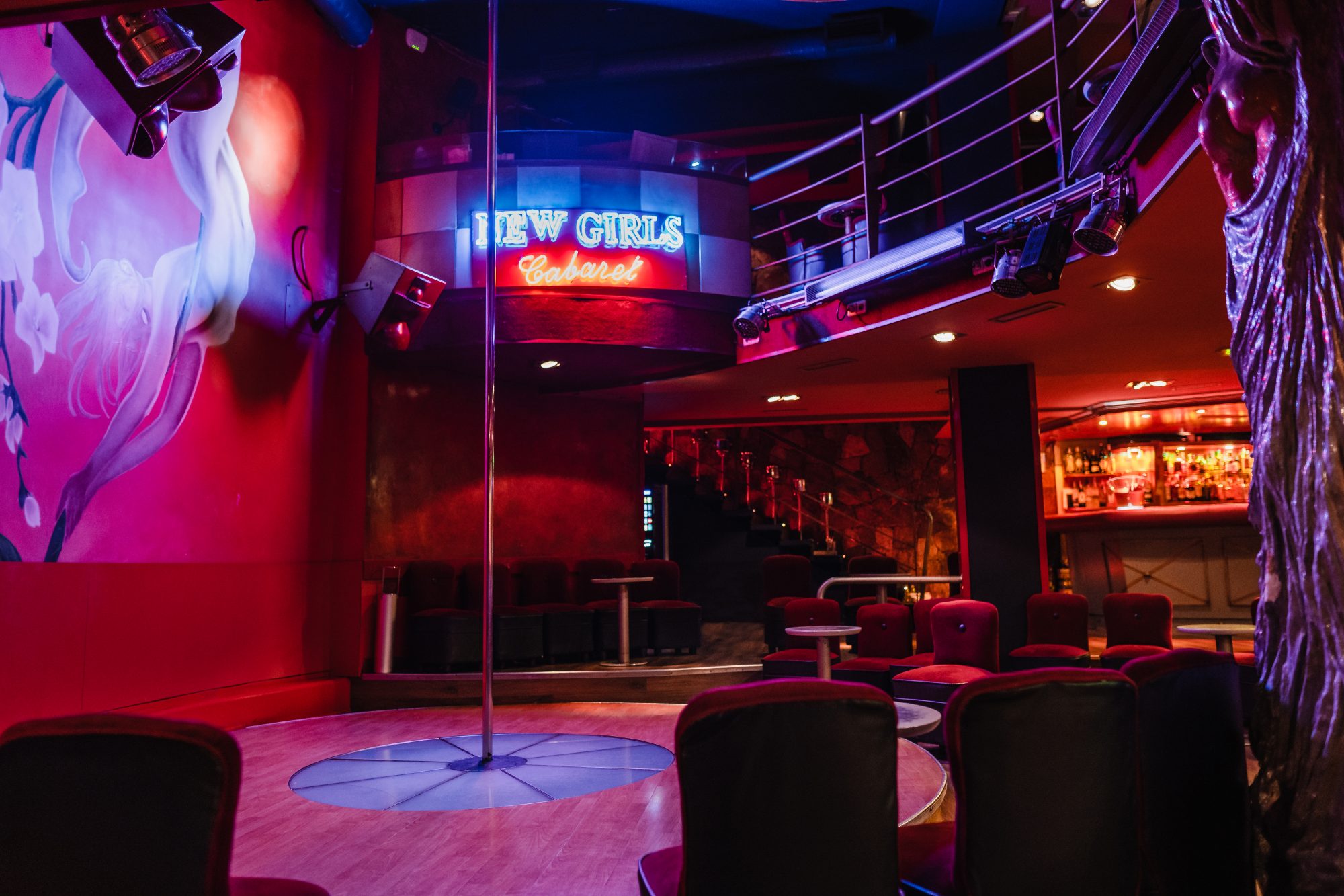 The best way to begin or end your night in the best stripclub in Madrid. 
